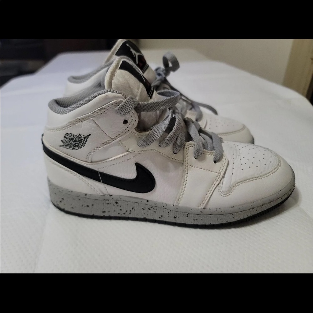 Jordan Mid 1 Cements